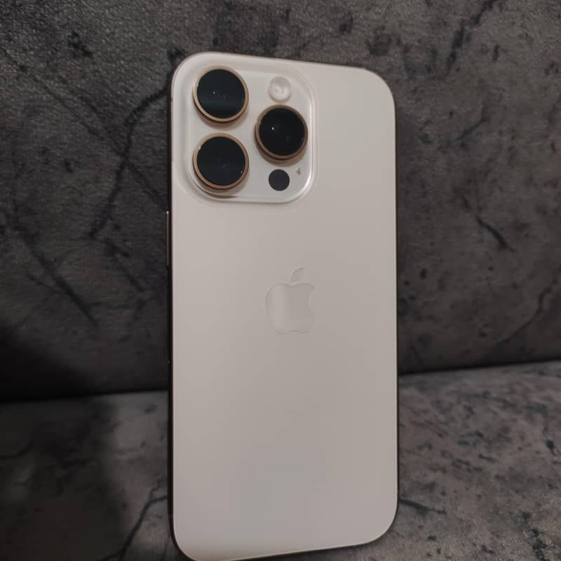 Apple iPhone 16 Pro 0