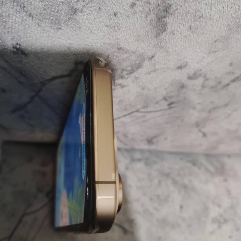 Apple iPhone 16 Pro 2