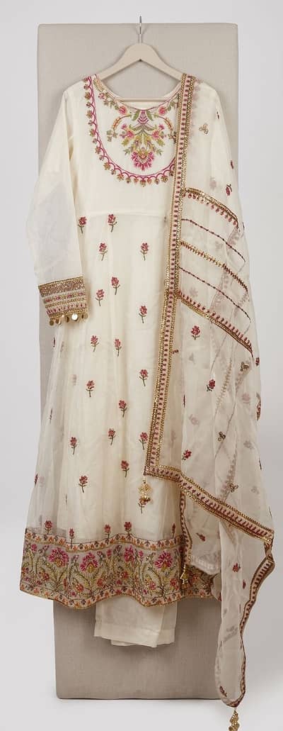 Zaren White Frock | Fashion Bazar | Large Size | Used Once