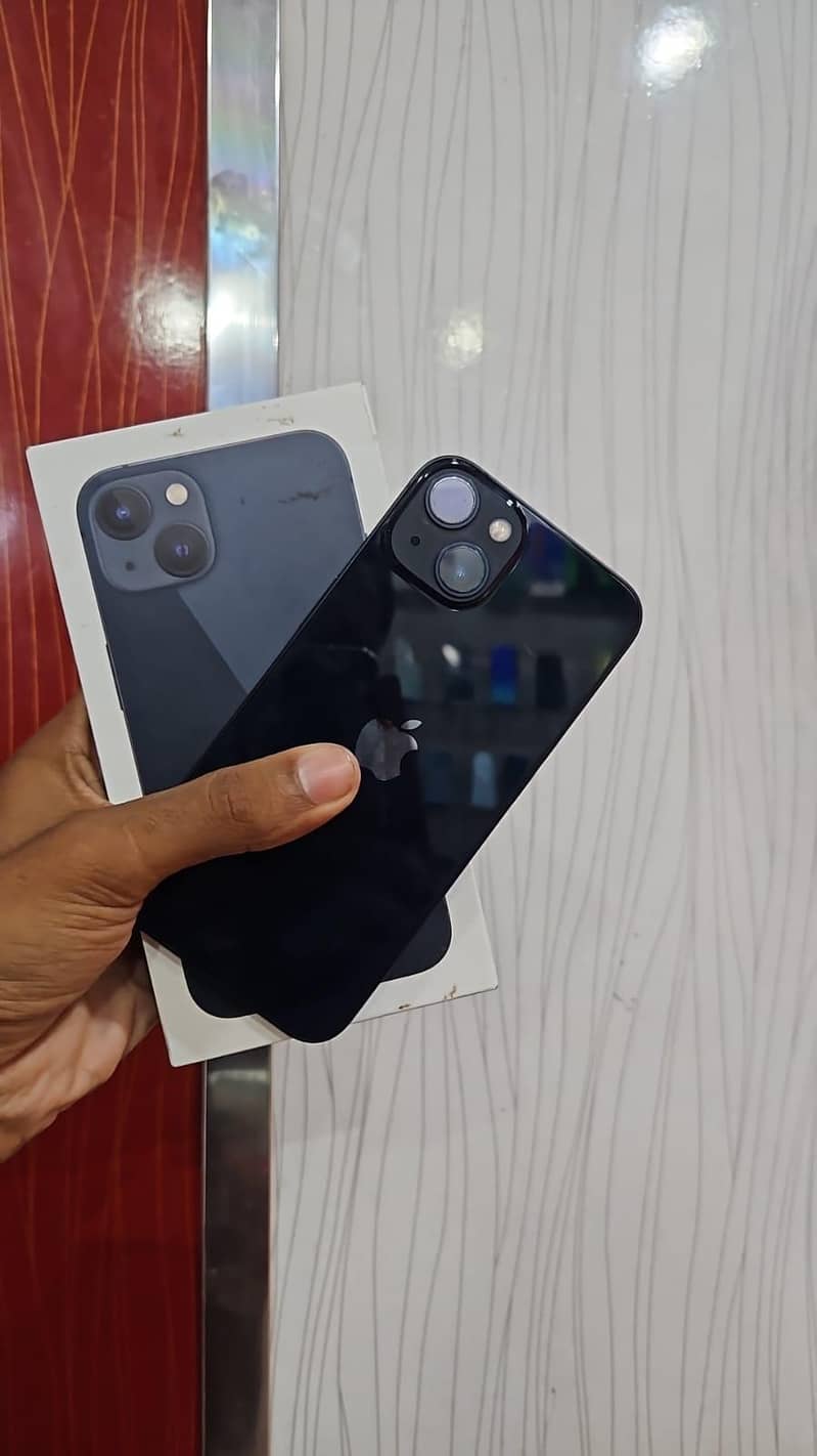 Apple iPhone 13 0