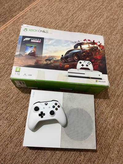 Xbox one s 1tb with box in great condition
