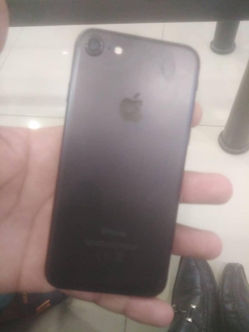 Apple iPhone 7 1
