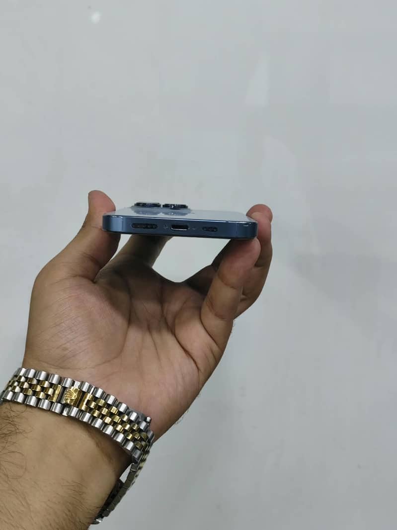 Apple iPhone 13 Pro 1