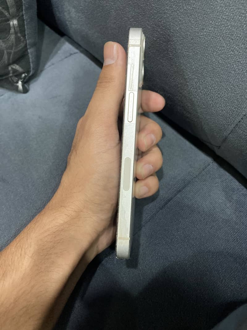 Apple iPhone 13 3