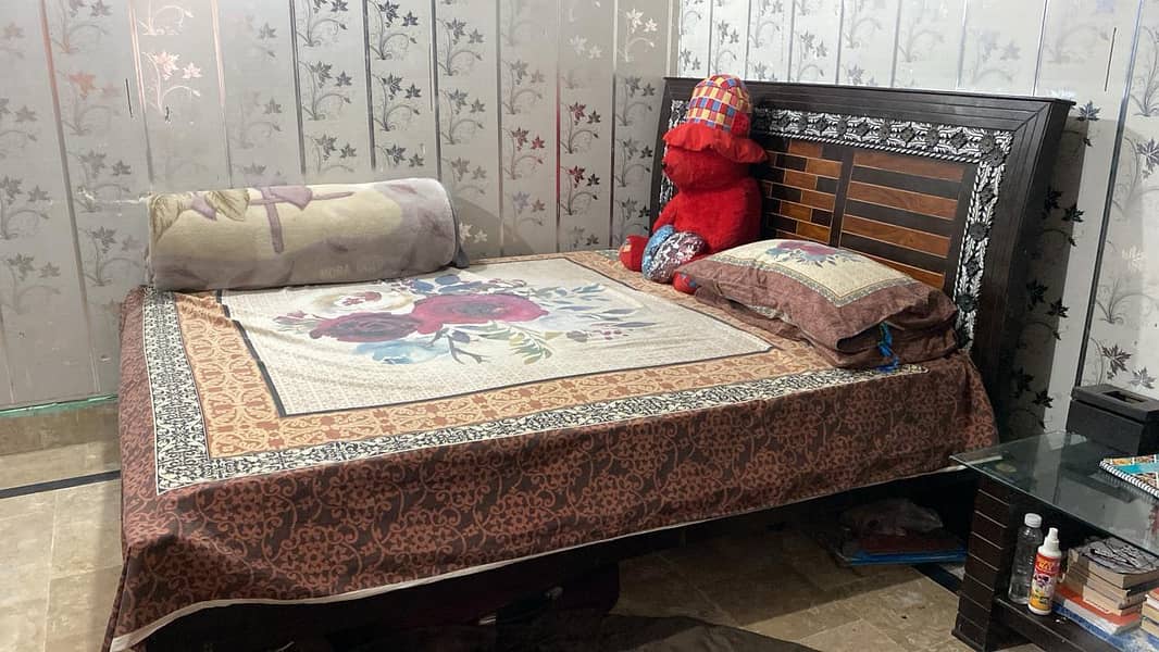 king size bed 0