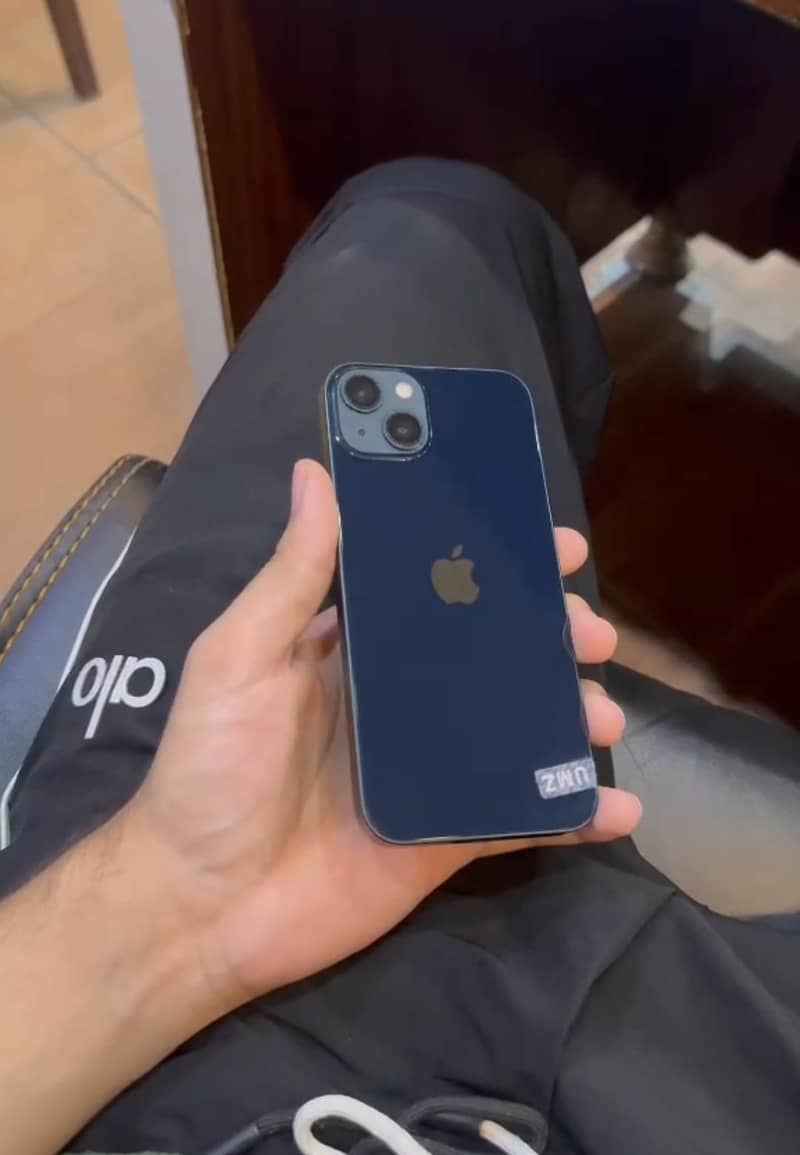 Apple iPhone 13 0