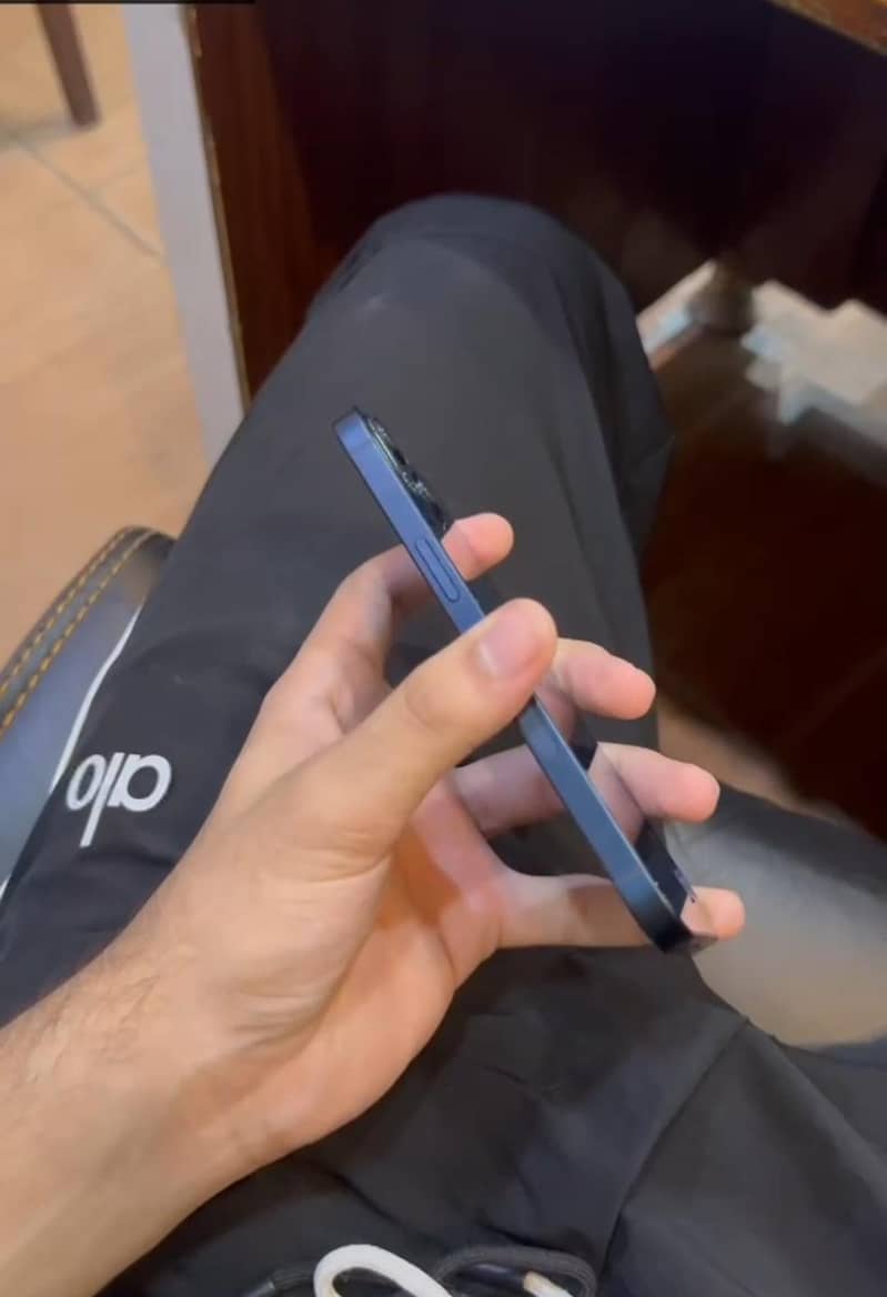 Apple iPhone 13 1