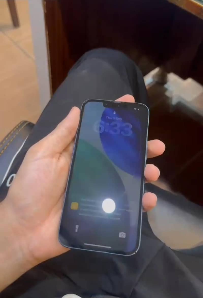 Apple iPhone 13 2