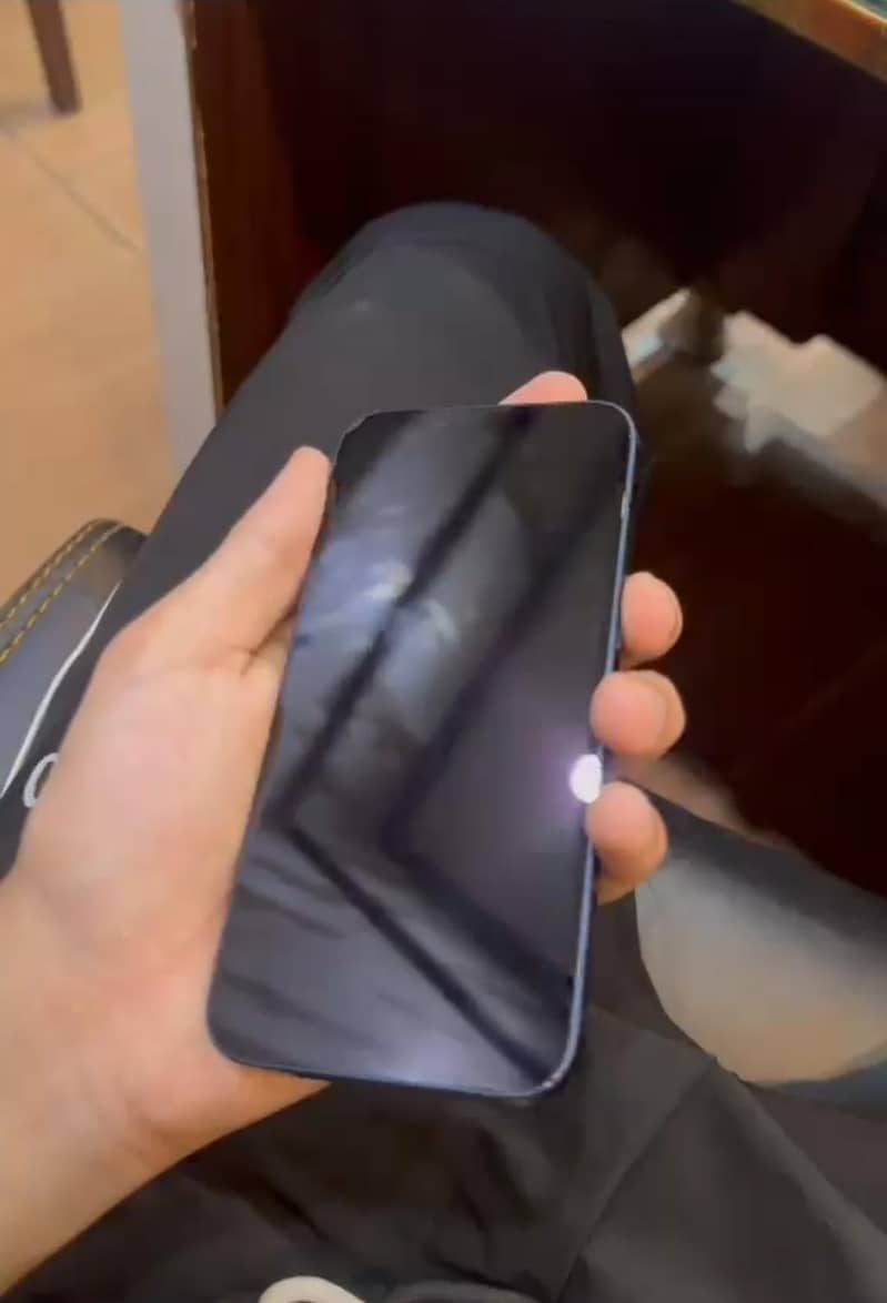 Apple iPhone 13 3
