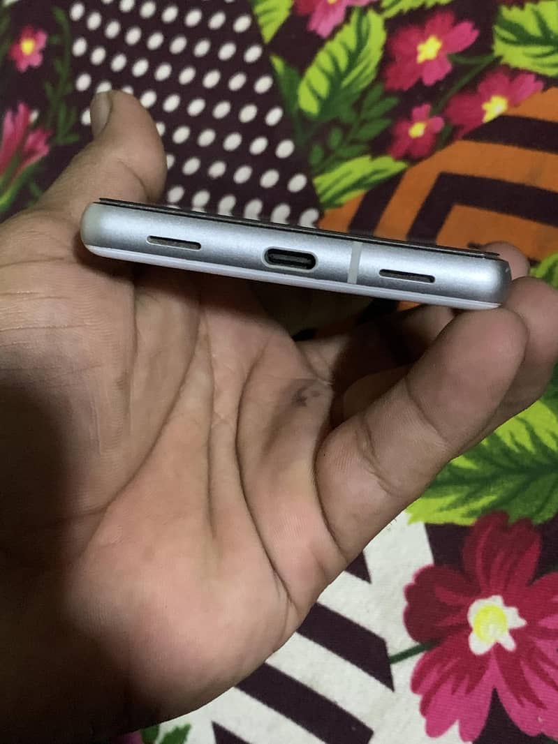 Google Pixel 7a 1