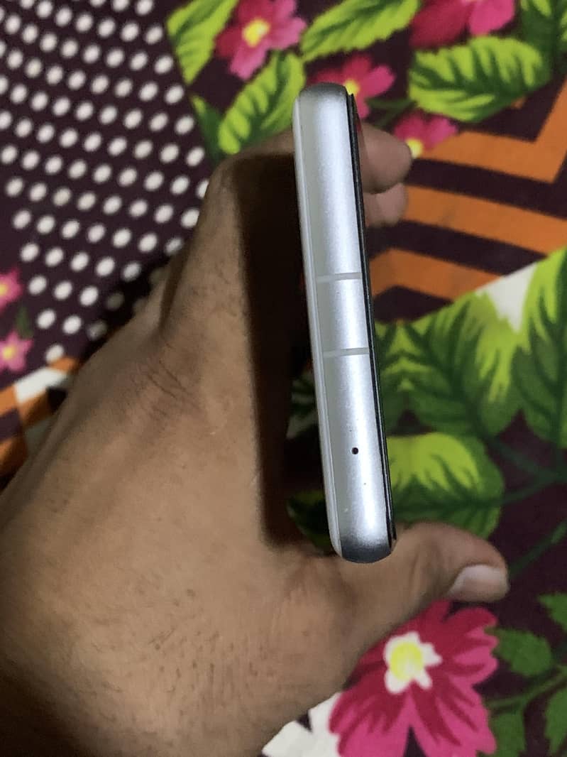 Google Pixel 7a 3