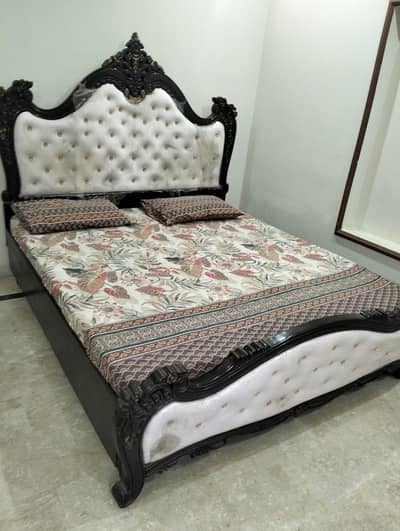 DOUBLE BED WITH 2 SIDE TABLES