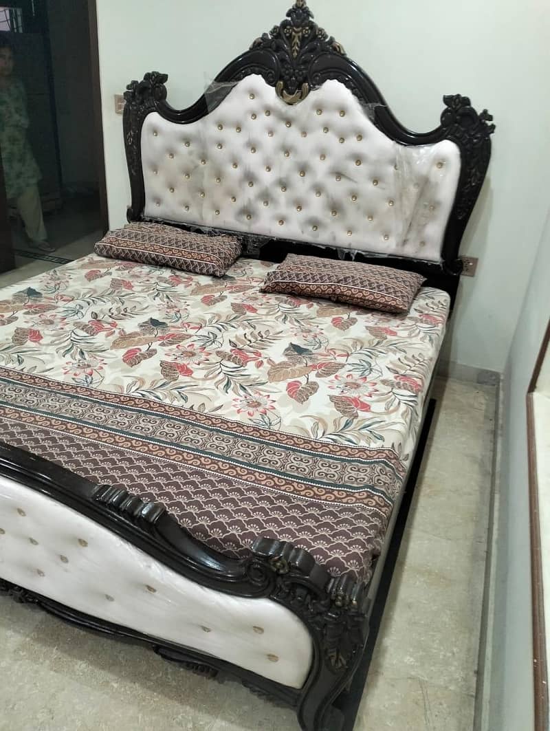 DOUBLE BED WITH 2 SIDE TABLES 8