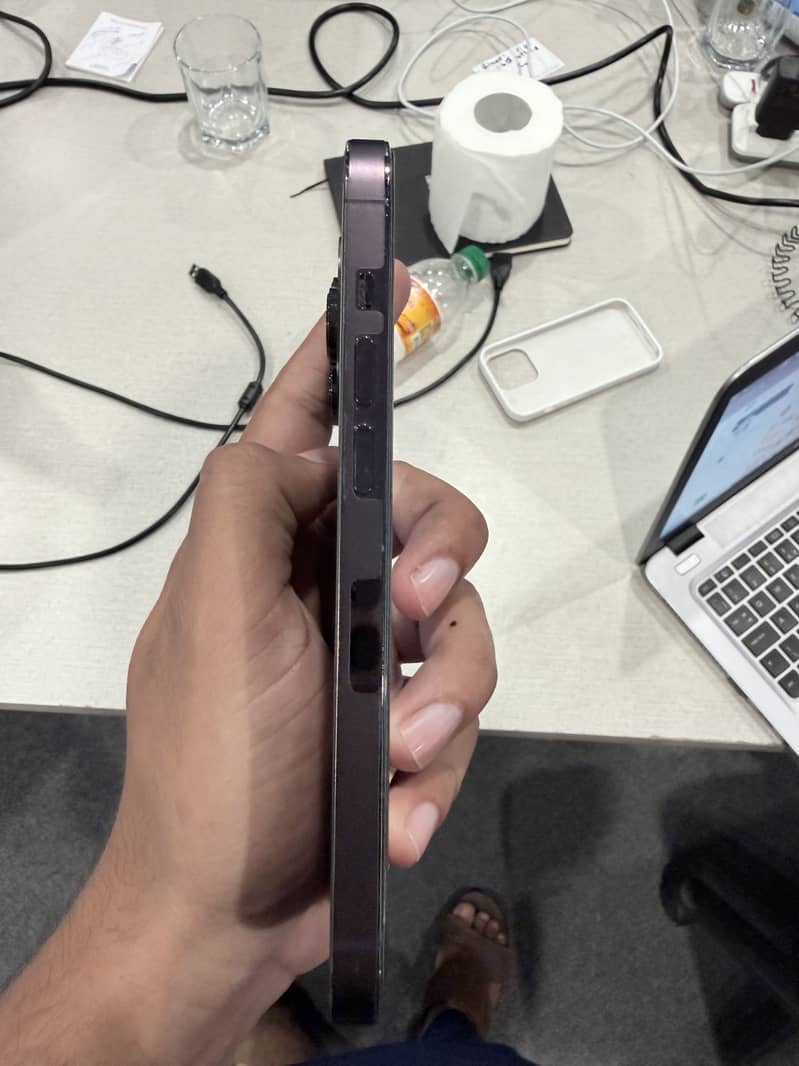 Apple iPhone 14 Pro 2