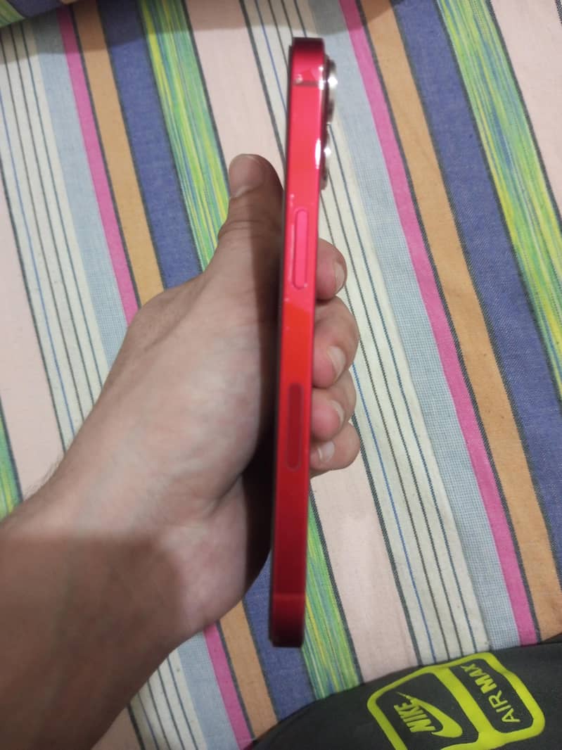 Apple iPhone 13 2