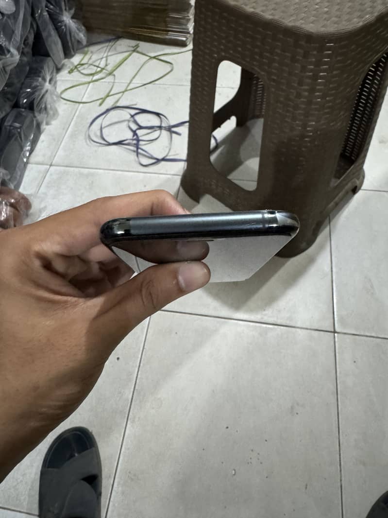 Apple iPhone 11 Pro 3