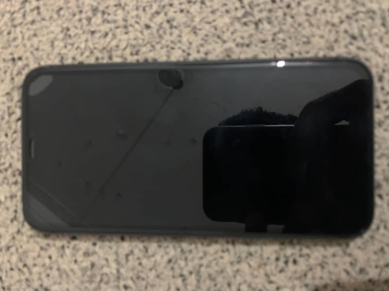 Apple iPhone 11 4