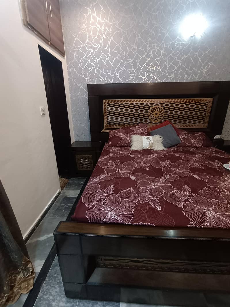 Bedset with sidetables and dressing table 2