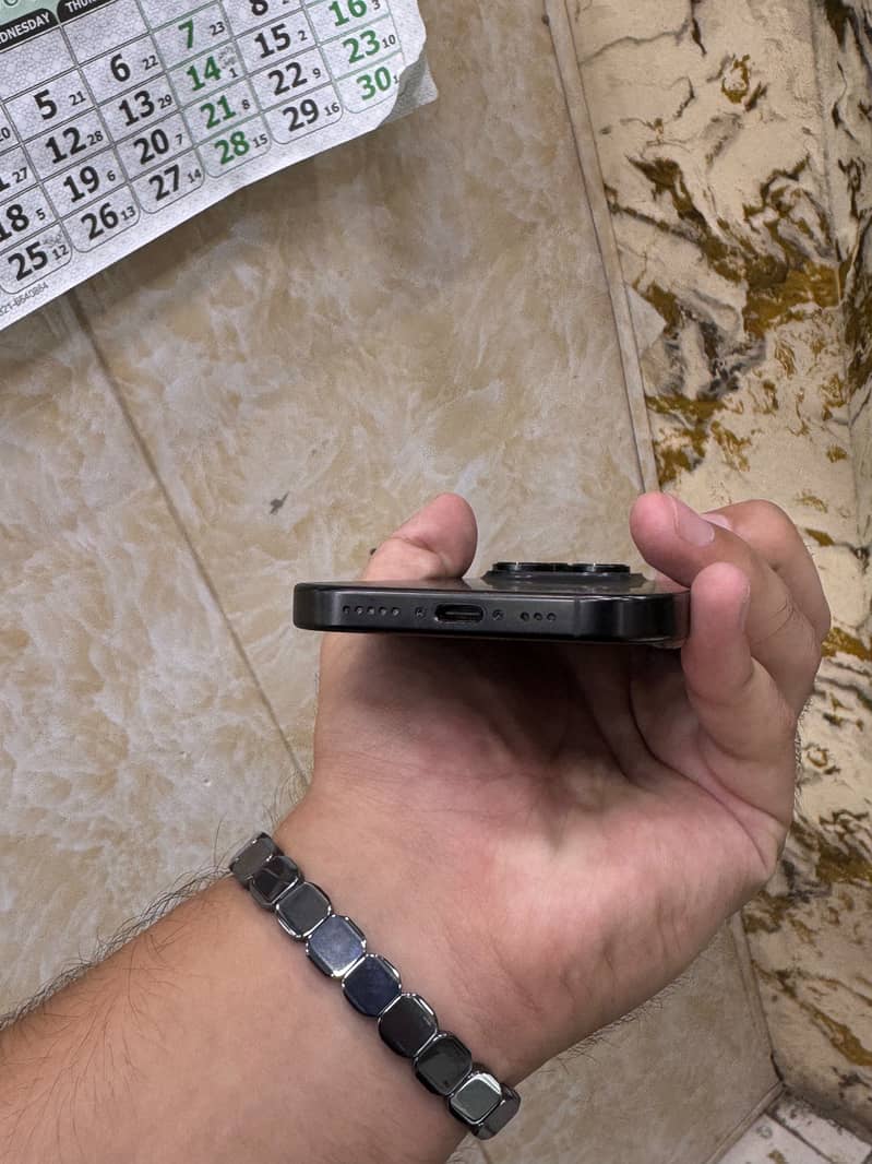 Iphone 16 pro jv 5