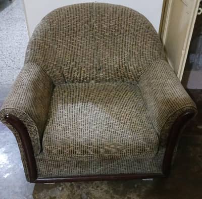 Beautiful Used Sofa Set for Sale 