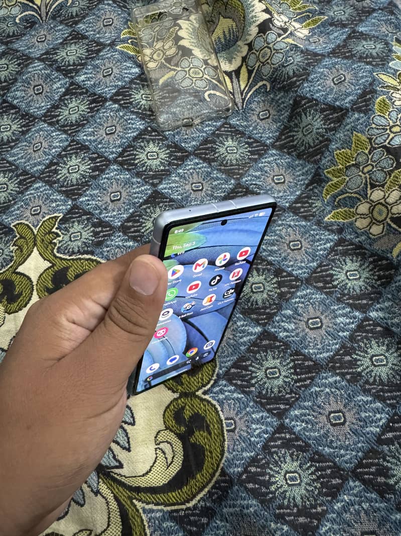 Google Pixel 7a 2