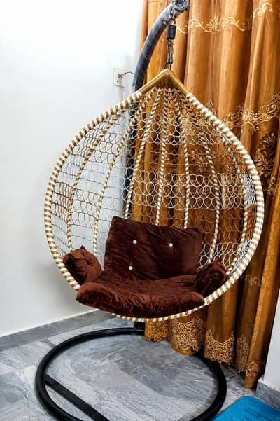 jhoola for sale , with pillows