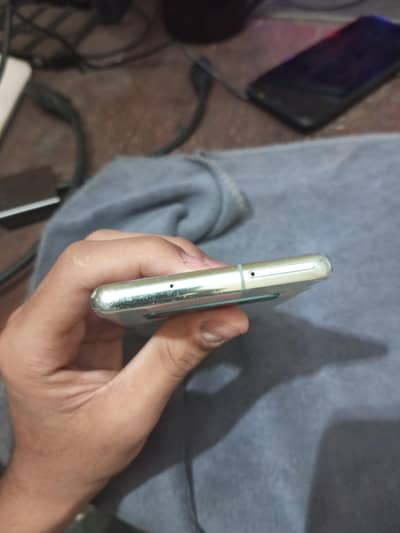 Samsung galaxy s10 8gb ram +8gb virtual and 128 gb storage