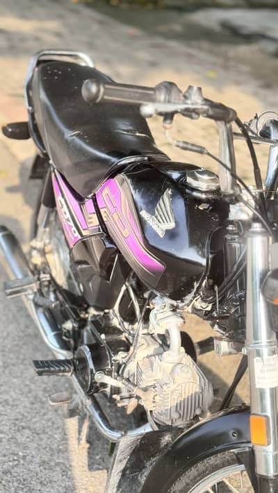 2022 model cd dream black colour