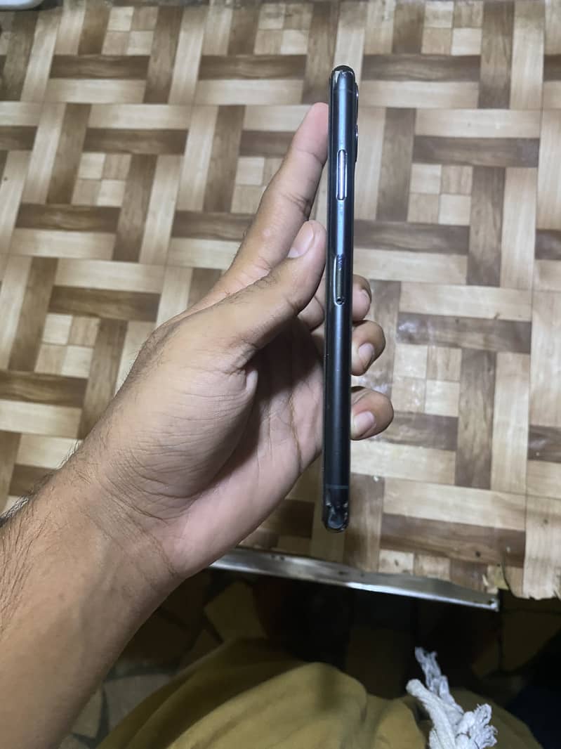 Apple iPhone 11 Pro Max 0