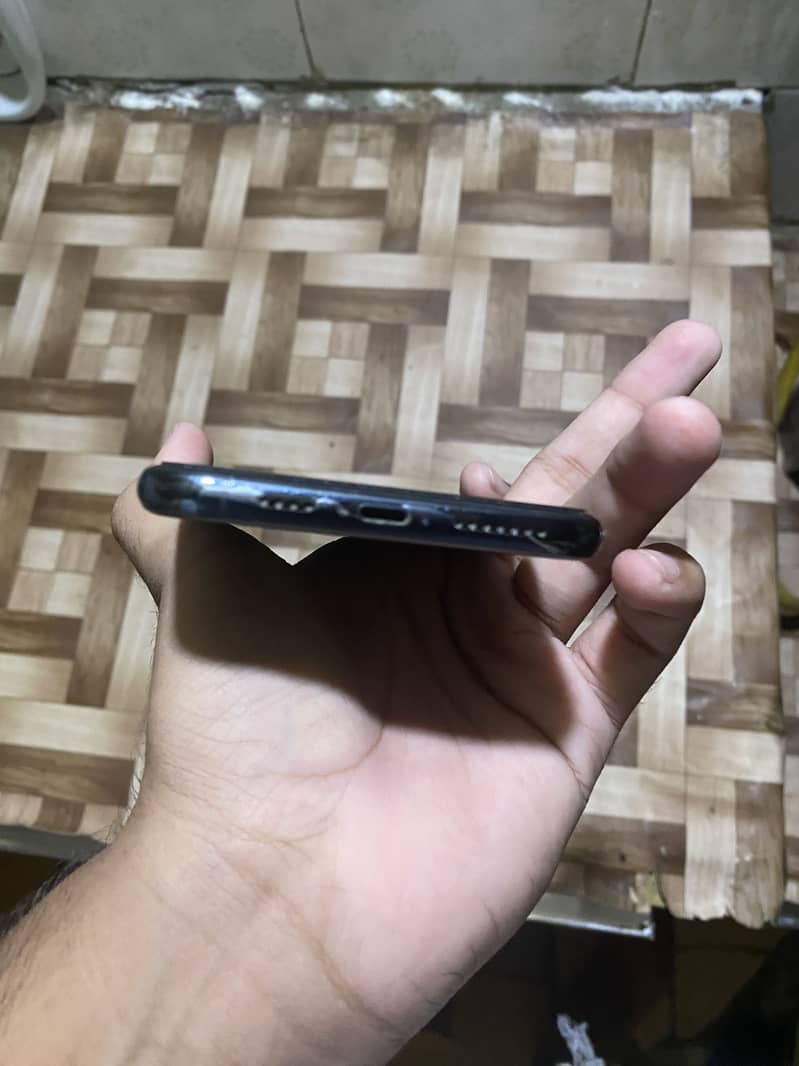 Apple iPhone 11 Pro Max 2