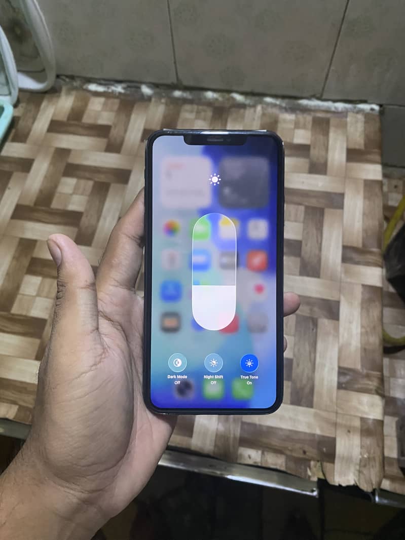 Apple iPhone 11 Pro Max 8