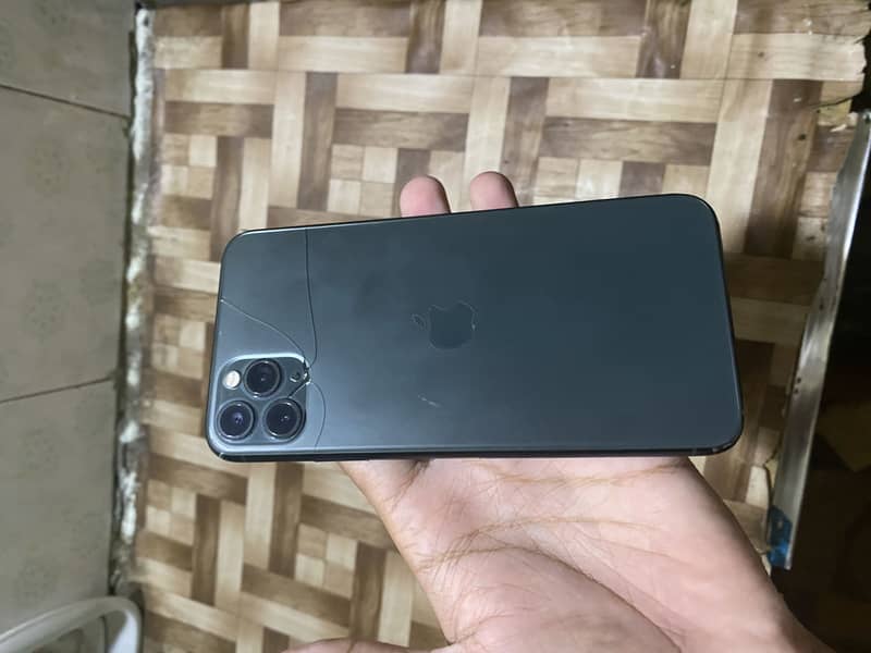 Apple iPhone 11 Pro Max 9