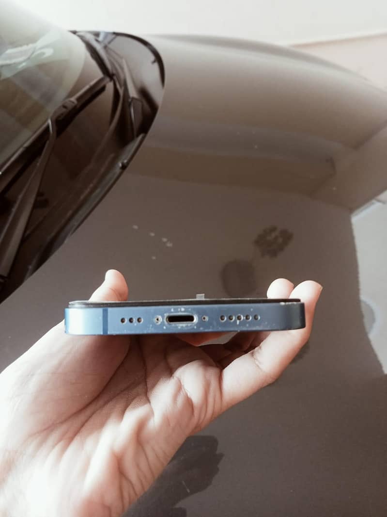 Apple iPhone 13 2