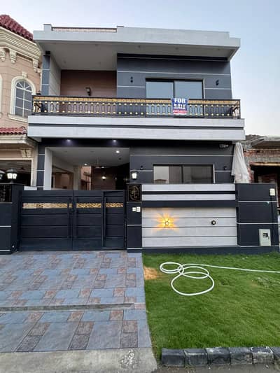 100 % Original Defence 5 Marla Brand New Mazhar Design House For Sale