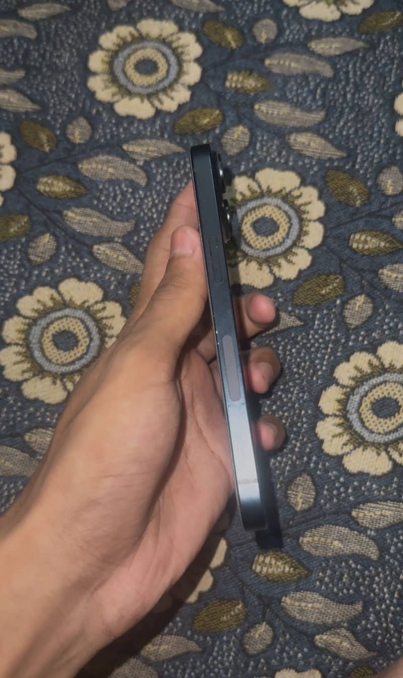 Apple iPhone 14 5