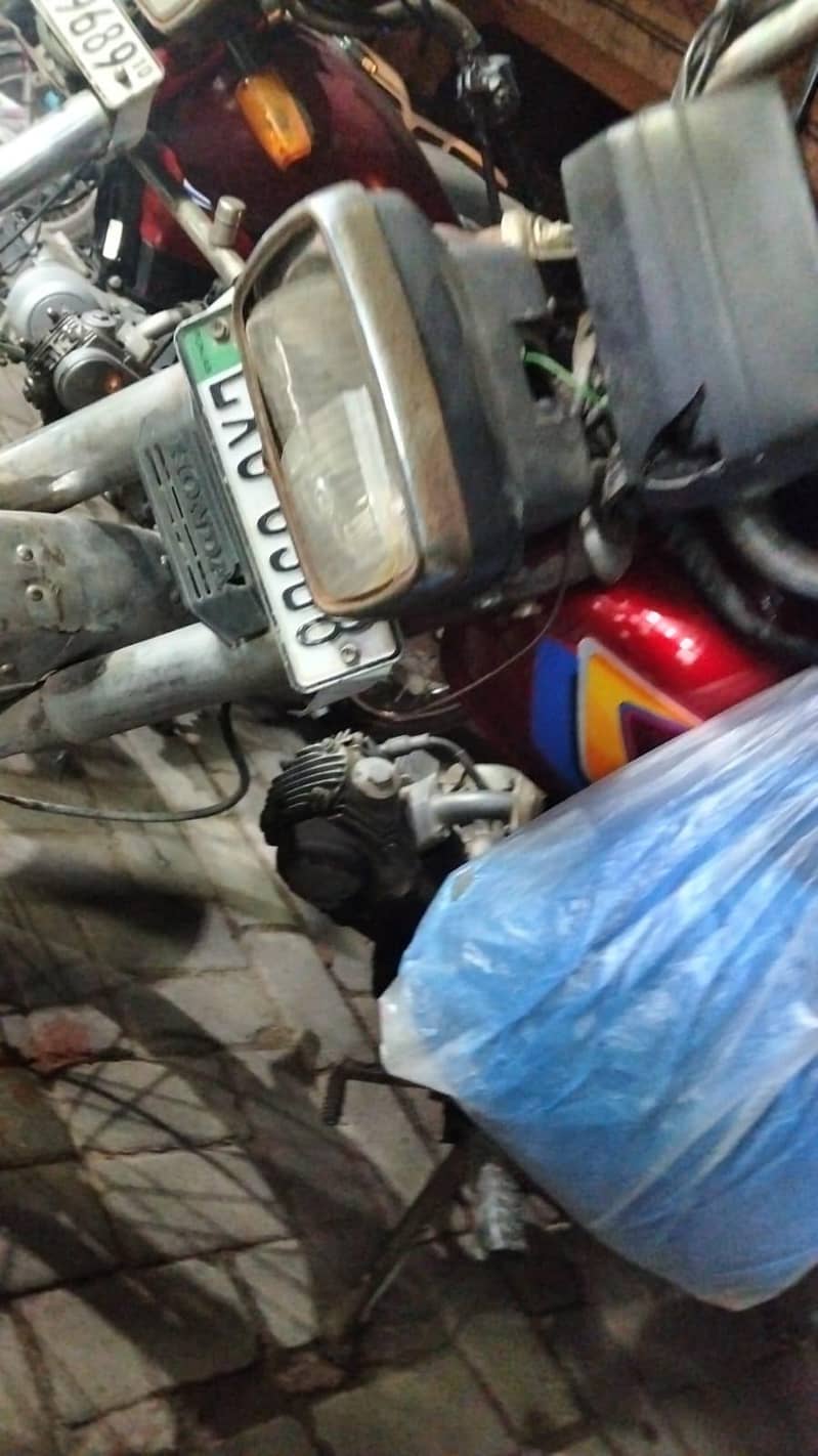 Honda CD70 2000 model 3