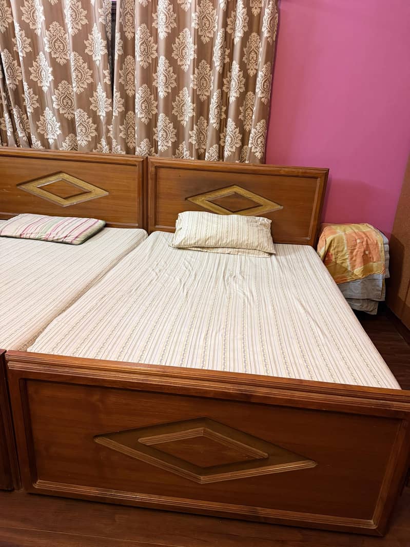 2 single beds & LED unit 1