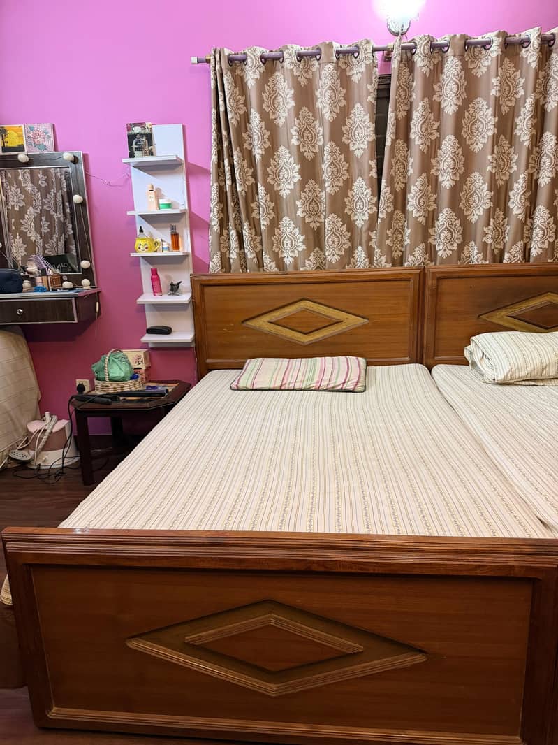 2 single beds & LED unit 2