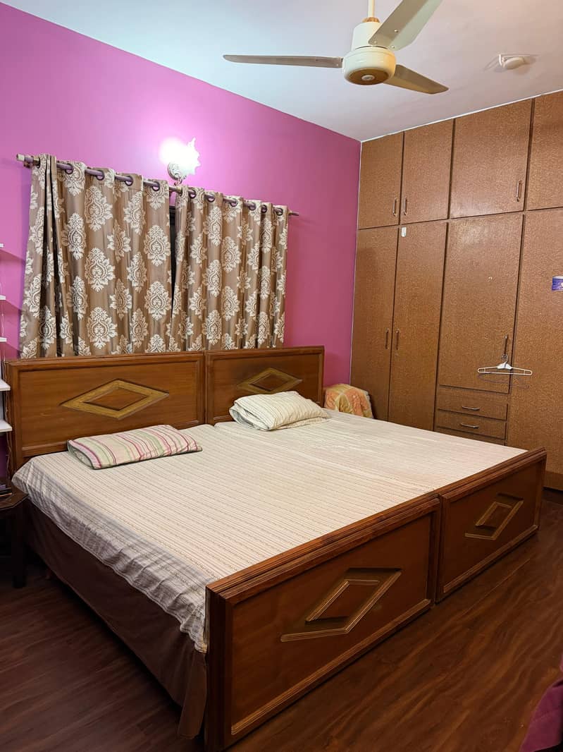 2 single beds & LED unit 0