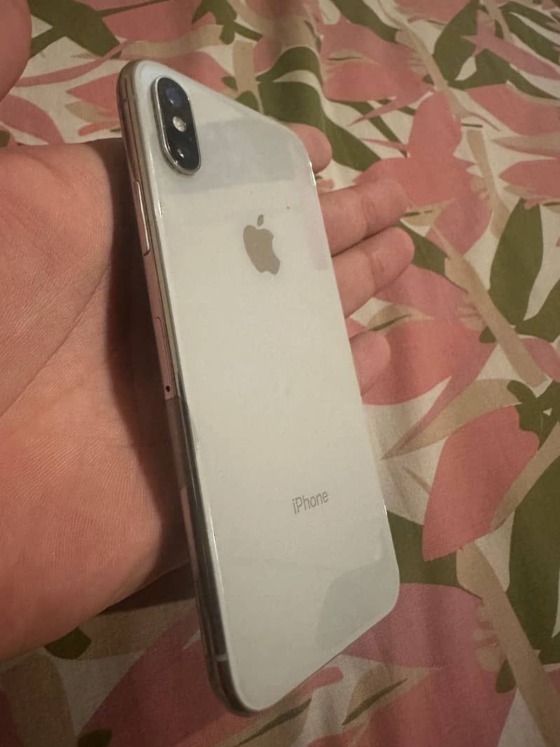 Apple iPhone X 4