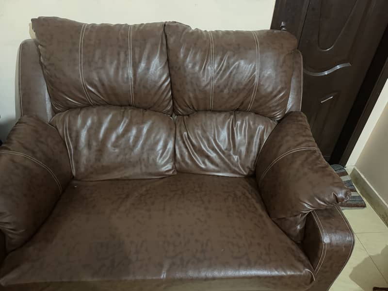 Leather sofa 0