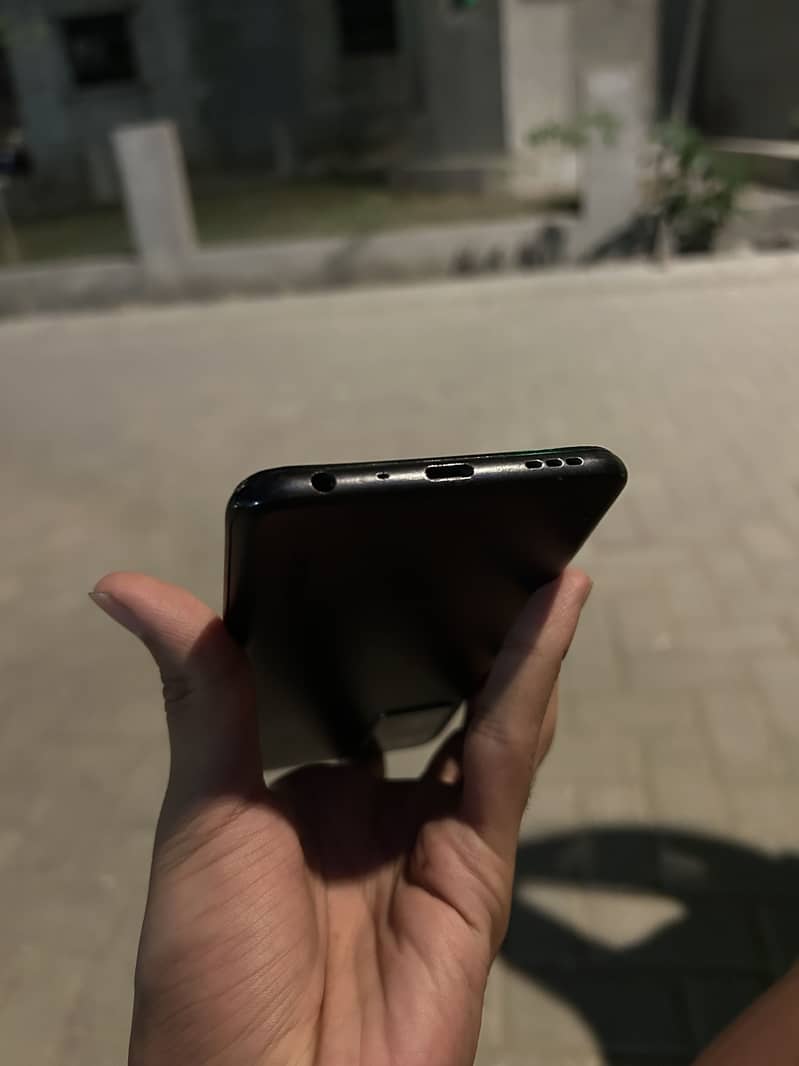 OPPO A76 1
