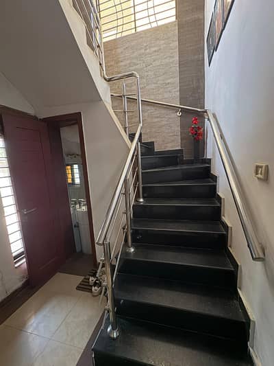 Shaheen Block Like New 10 Marla House For Rent
