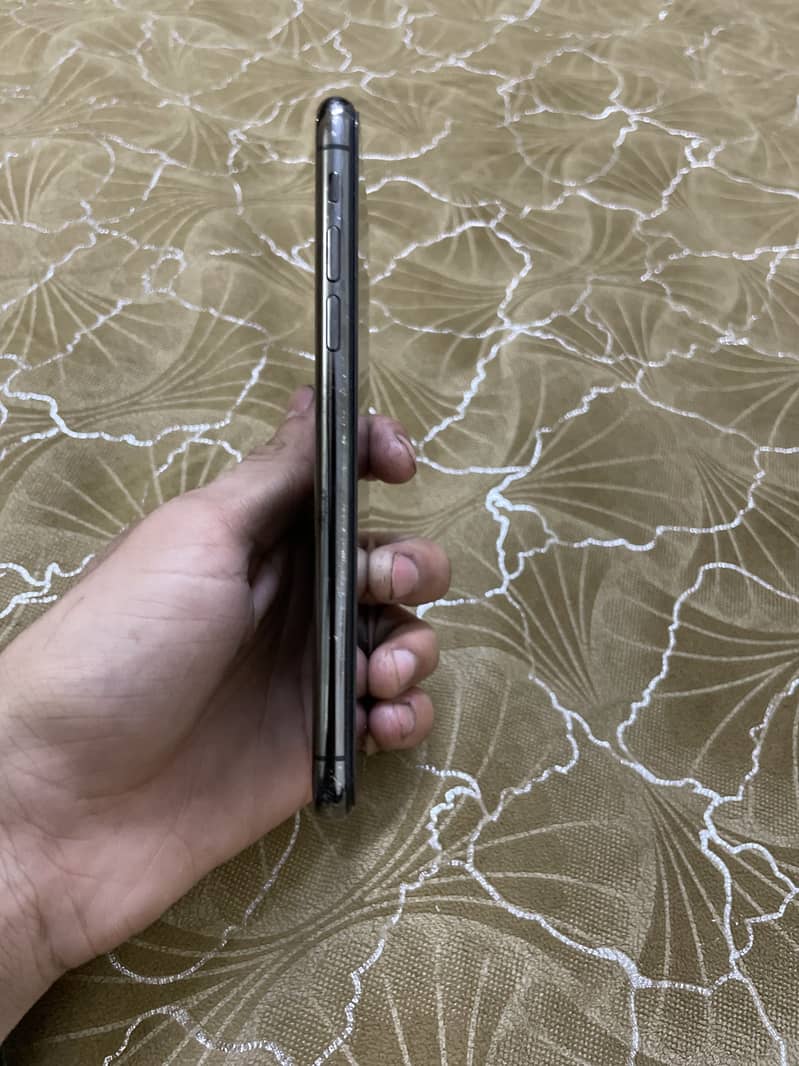Apple iPhone X 6