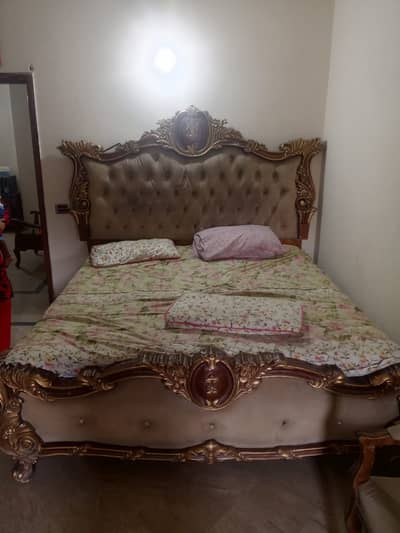 King Size Bed with 2 Side tables Dressing Table and 2 Chairs
