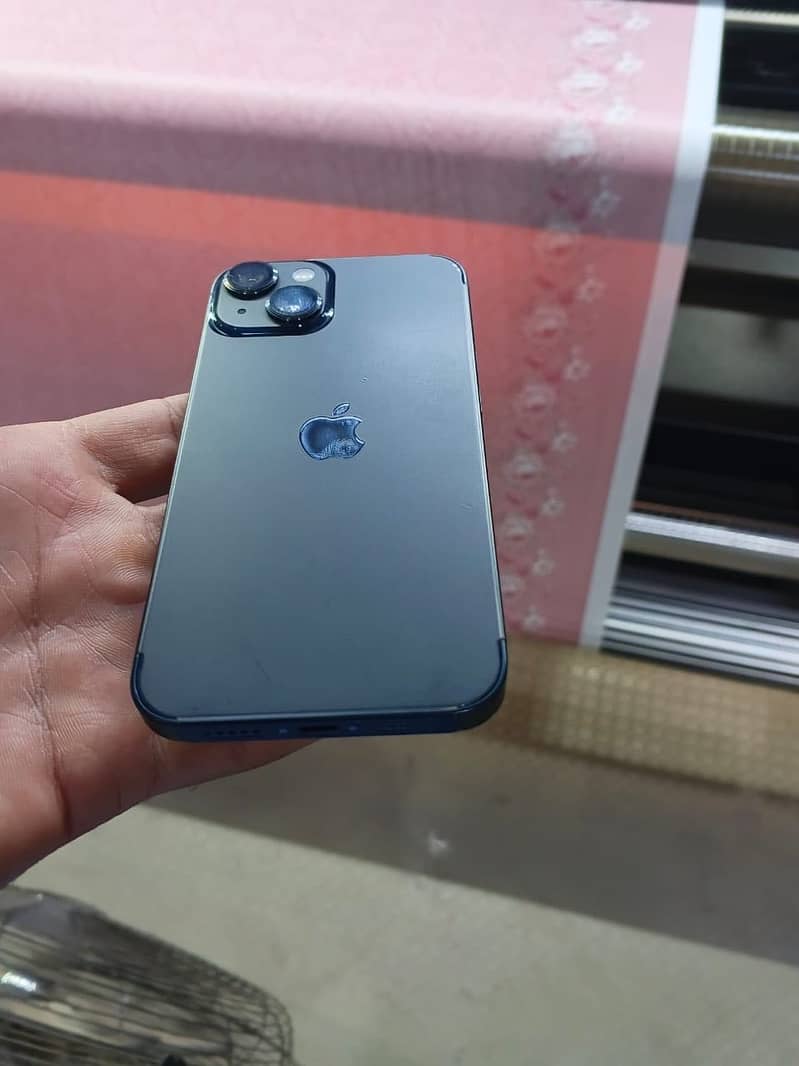 Apple iPhone 13 1