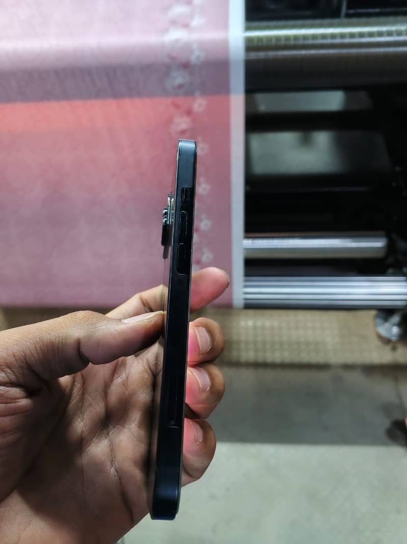 Apple iPhone 13 3