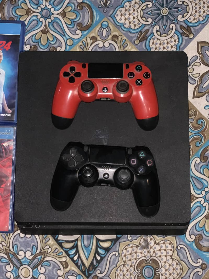 Ps4 with 2 controllers 1