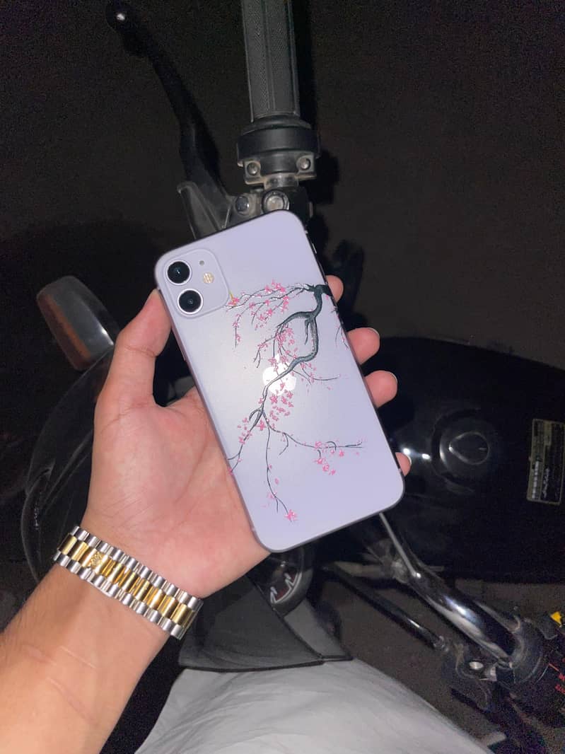 Apple iPhone 11 0