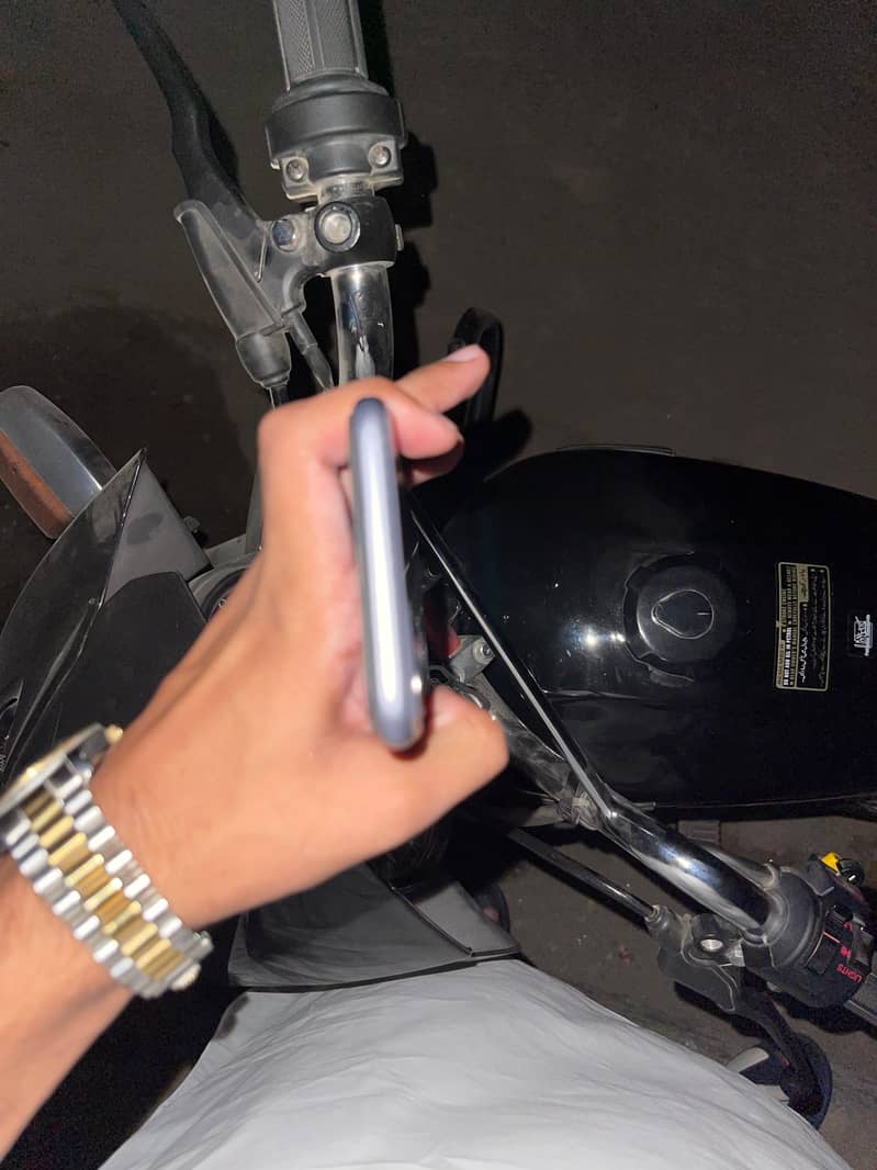 Apple iPhone 11 3